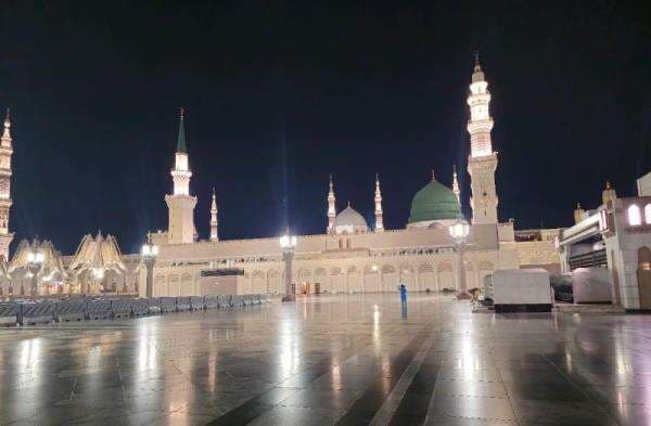 Ledakan Misterius Guncang Madinah, Bola Api Melintas di Langit Dekat Masjid Nabawi Ledakan Misterius Guncang Madinah, Bola Api Melintas di Langit Dekat Masjid Nabawi