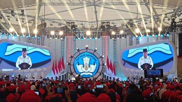 Presiden Prabowo Umumkan Kenaikan Gaji Guru ASN dan Non-ASN Presiden Prabowo Umumkan Kenaikan Gaji Guru ASN dan Non-ASN