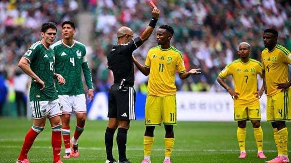 Tiga Kartu Merah Warnai Laga Pembuka Piala Dunia 2026, Rekor Lama Terancam? Tiga Kartu Merah Warnai Laga Pembuka Piala Dunia 2026, Rekor Lama Terancam?