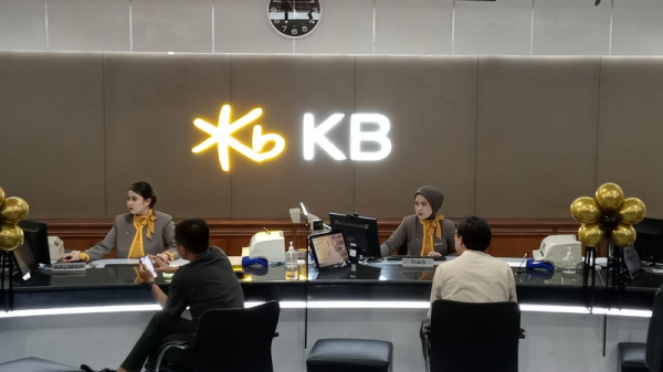 Direktur Bank KB Indonesia WN Korsel Borong Saham BBKP, Rogoh Dana Rp800,79 Juta Direktur Bank KB Indonesia WN Korsel Borong Saham BBKP, Rogoh Dana Rp800,79 Juta