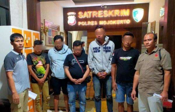 5 Terduga Pencuri Kabel Libatkan Oknum Wartawan di Mojokerto Dibebaskan, Ini Alasan Polisi 5 Terduga Pencuri Kabel Libatkan Oknum Wartawan di Mojokerto Dibebaskan, Ini Alasan Polisi