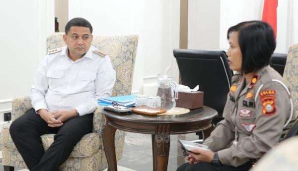 Parkir Liar Biang Kemacetan Akan Ditindak Tegas Pemkot Makassar dan Ditlantas Polda Sulsel Parkir Liar Biang Kemacetan Akan Ditindak Tegas Pemkot Makassar dan Ditlantas Polda Sulsel