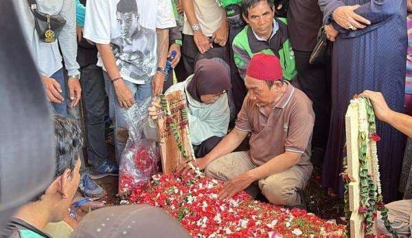 Komnas HAM: 10 Orang Tewas Imbas Demo Ricuh di Berbagai Wilayah Komnas HAM: 10 Orang Tewas Imbas Demo Ricuh di Berbagai Wilayah