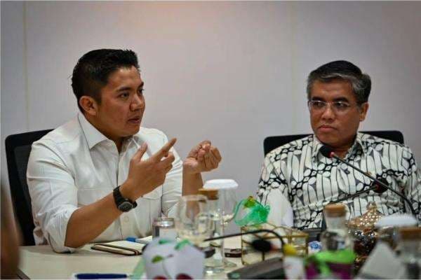 Seskab Kunjungi Kemnaker Pastikan Program Magang Berjalan Lancar Seskab Kunjungi Kemnaker Pastikan Program Magang Berjalan Lancar