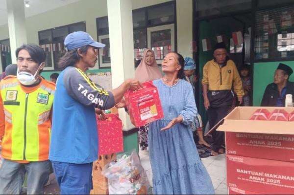 Erupsi Gunung Semeru, 1.350 Porsi Makanan Dibagikan untuk Pengungsi Setiap Hari Erupsi Gunung Semeru, 1.350 Porsi Makanan Dibagikan untuk Pengungsi Setiap Hari