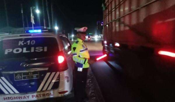 Personil Satuan Lalu Lintas Polres Batu Bara, Laksanakan Patroli Blue Light, Cegah Kejahatan Jalanan Personil Satuan Lalu Lintas Polres Batu Bara, Laksanakan Patroli Blue Light, Cegah Kejahatan Jalanan