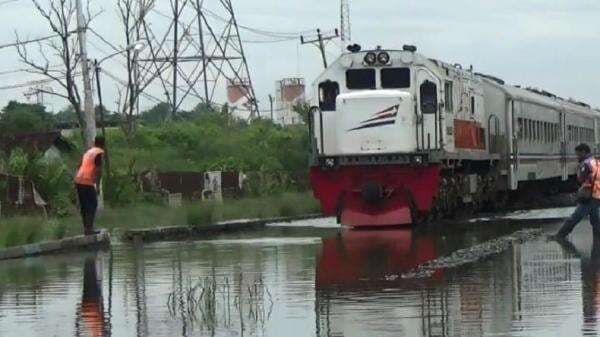 Daftar Perjalanan KA Dibatalkan-Ubah Rute Imbas Banjir di Jalur Alastua-Semarang Tawang Daftar Perjalanan KA Dibatalkan-Ubah Rute Imbas Banjir di Jalur Alastua-Semarang Tawang