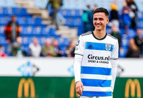 Eliano Reijnders Kirim Salam Perpisahan Menyentuh untuk PEC Zwolle Eliano Reijnders Kirim Salam Perpisahan Menyentuh untuk PEC Zwolle