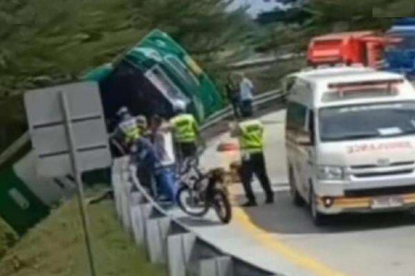7 Fakta Kecelakaan Bus Wisata di Tol Pemalang Tewaskan 4 Orang, Nomor 3 Mengerikan 7 Fakta Kecelakaan Bus Wisata di Tol Pemalang Tewaskan 4 Orang, Nomor 3 Mengerikan