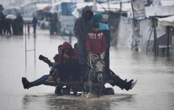 Gaza Diterjang Badai Byron, 14 Orang Tewas Gaza Diterjang Badai Byron, 14 Orang Tewas