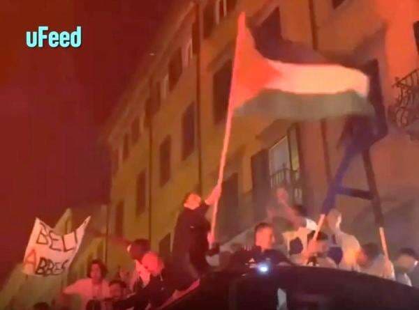 Filippo Inzaghi Kibarkan Bendera Palestina Usai Antar Pisa SC Promosi ke Serie A Italia Filippo Inzaghi Kibarkan Bendera Palestina Usai Antar Pisa SC Promosi ke Serie A Italia