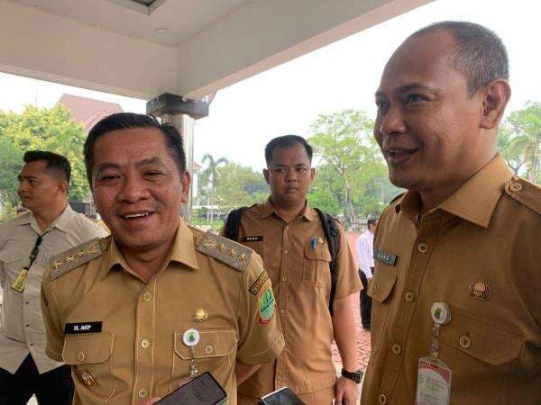 Bupati Aep Pastikan Proyek Revitalisasi Tahap 2 GOR dan Stadion Karawang Selesai Tepat Waktu Bupati Aep Pastikan Proyek Revitalisasi Tahap 2 GOR dan Stadion Karawang Selesai Tepat Waktu