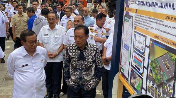 Pramono Anggarkan Rp254 Juta untuk Copot Ratusan Tiang Monorel di Rasuna Said Pramono Anggarkan Rp254 Juta untuk Copot Ratusan Tiang Monorel di Rasuna Said