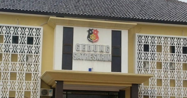 Polisi Amankan Tersangka Kekerasan Seksual terhadap Perempuan Pekerja Konveksi Rumahan di Pemalang Polisi Amankan Tersangka Kekerasan Seksual terhadap Perempuan Pekerja Konveksi Rumahan di Pemalang