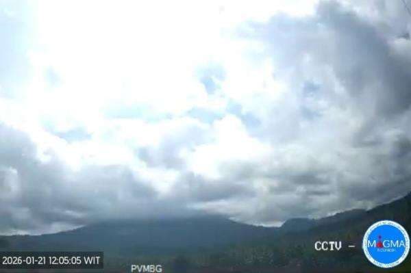 Gunung Ibu Erupsi, Warga Diminta Jauhi Radius 2 Km dari Kawah Gunung Ibu Erupsi, Warga Diminta Jauhi Radius 2 Km dari Kawah