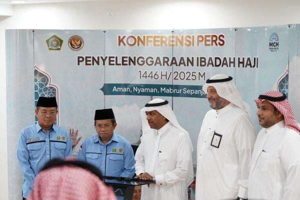Wakil Menteri Haji Arab Saudi Kunjungi Daker Makkah, Puji PPIH yang Bantu Sukseskan Haji 2025 Wakil Menteri Haji Arab Saudi Kunjungi Daker Makkah, Puji PPIH yang Bantu Sukseskan Haji 2025
