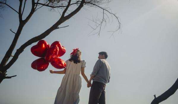 Abeliano Hadirkan Keindahan Pantai Yogyakarta di Video Klip Love Me Like You Say You Do Abeliano Hadirkan Keindahan Pantai Yogyakarta di Video Klip Love Me Like You Say You Do