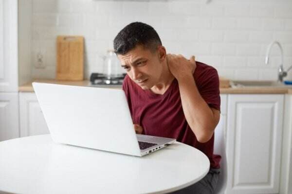 Waspada Asam Urat di Leher, Yuk Kenali Gejalanya! Waspada Asam Urat di Leher, Yuk Kenali Gejalanya!