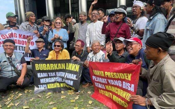 3 Maling Beraksi di Pameran Inacraft JCC, Batik Tulis Senilai Rp1,3 Miliar Raib 3 Maling Beraksi di Pameran Inacraft JCC, Batik Tulis Senilai Rp1,3 Miliar Raib