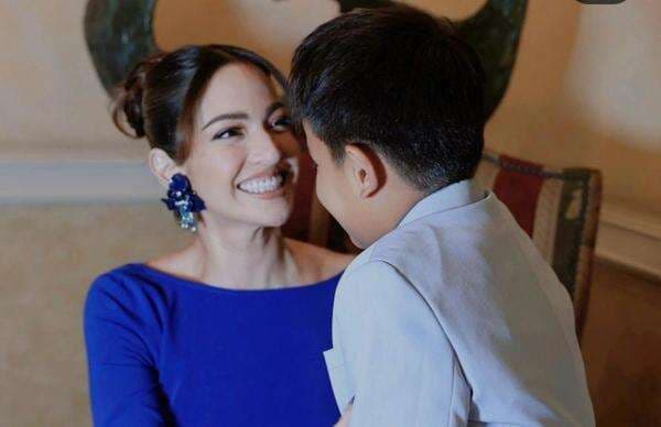 Nia Ramadhani Dukung Anak Jadi Pemain Sepak Bola: Jadilah yang Terbaik Nia Ramadhani Dukung Anak Jadi Pemain Sepak Bola: Jadilah yang Terbaik