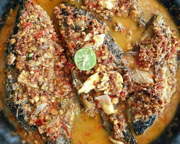 Resep dan Cara Membuat Cobek Ikan Mas, Makanan Khas Sunda yang Cocok Disuguhkan dengan Nasi Liwet Resep dan Cara Membuat Cobek Ikan Mas, Makanan Khas Sunda yang Cocok Disuguhkan dengan Nasi Liwet