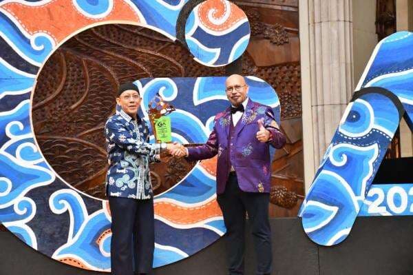 Program Gagak Winangsih RU VI Raih Penghargaan indonesia Green Award 2025 Program Gagak Winangsih RU VI Raih Penghargaan indonesia Green Award 2025