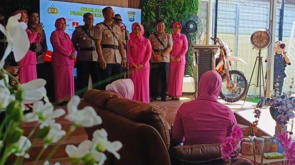 Momen Haru Perpisahan Tiga Kasat di Polres Gowa, Mata AKBP "MAS" Berkaca-Kaca Saat Sertijab Momen Haru Perpisahan Tiga Kasat di Polres Gowa, Mata AKBP "MAS" Berkaca-Kaca Saat Sertijab