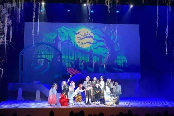 Adaptasi Film Hollywood, Drama Musikal The Addams Family Bikin Penonton Terpukau Adaptasi Film Hollywood, Drama Musikal The Addams Family Bikin Penonton Terpukau