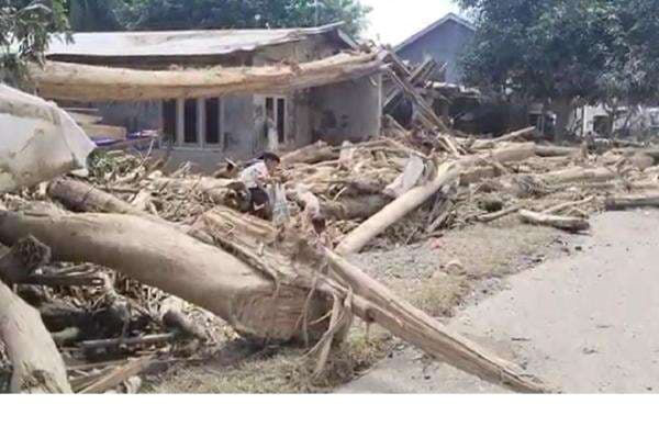 Bak Kota Mati, Begini Kondisi Terkini Aceh Tamiang usai Banjir dan Longsor Bak Kota Mati, Begini Kondisi Terkini Aceh Tamiang usai Banjir dan Longsor