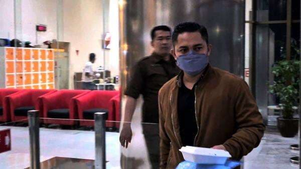 Diperiksa KPK Terkait Kasus TPPU SYL, Adik Febri Diansyah Irit Bicara Diperiksa KPK Terkait Kasus TPPU SYL, Adik Febri Diansyah Irit Bicara