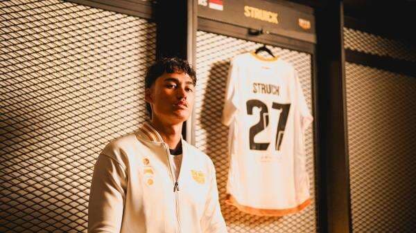 Adu Kisaran Gaji Rafael Struick di Dewa United dengan Brisbane Roar, bak Bumi dan Langit? Adu Kisaran Gaji Rafael Struick di Dewa United dengan Brisbane Roar, bak Bumi dan Langit?