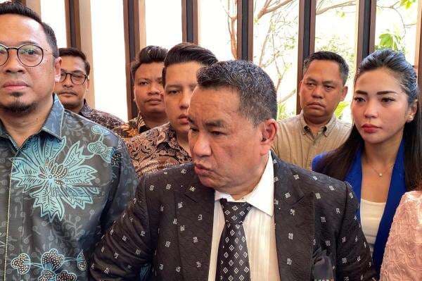 Hotman Paris Senang Razman Makin Lama Jadi Terdakwa: Biar Dia Ngerasain! Hotman Paris Senang Razman Makin Lama Jadi Terdakwa: Biar Dia Ngerasain!