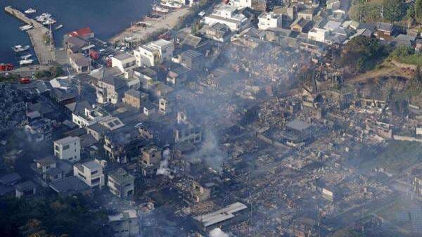 Kebakaran Besar Hanguskan 170 Rumah, 175 Warga Dievakuasi, Satu Orang Hilang Kebakaran Besar Hanguskan 170 Rumah, 175 Warga Dievakuasi, Satu Orang Hilang