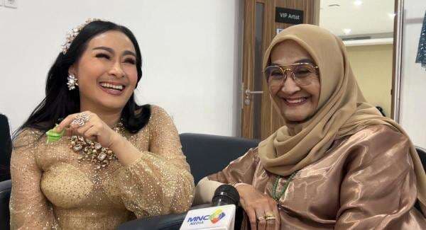 Momen Mengharukan Iis Dahlia dan Ibunda Nyanyi Bersama di Panggung Kilau Raya Ke-34 MNCTV Momen Mengharukan Iis Dahlia dan Ibunda Nyanyi Bersama di Panggung Kilau Raya Ke-34 MNCTV