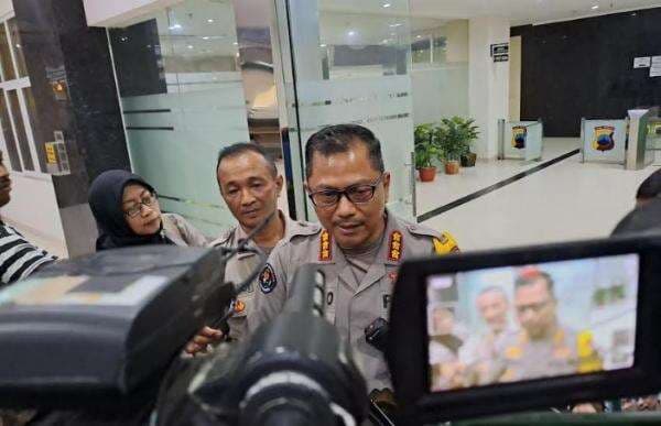 Jadi Tersangka Pornografi, Chicko Terancam 12 Tahun Penjara dan Denda Rp12 Miliar Jadi Tersangka Pornografi, Chicko Terancam 12 Tahun Penjara dan Denda Rp12 Miliar