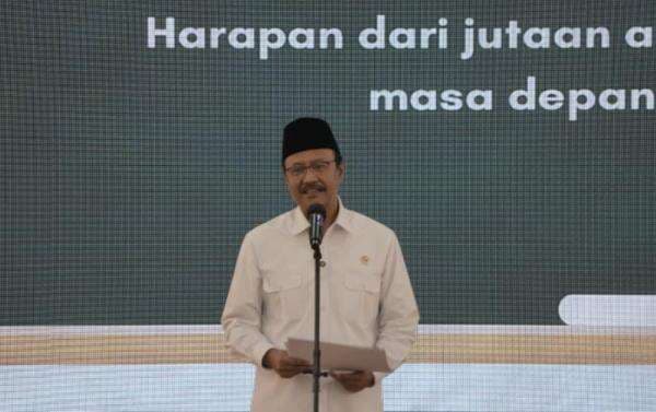 Mensos Targetkan Angka Kemiskinan di Bawah 5 Persen di 2029 Mensos Targetkan Angka Kemiskinan di Bawah 5 Persen di 2029