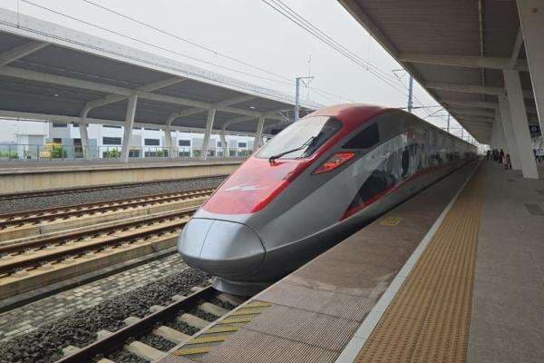 Pemerintah bakal Negosiasi Ulang Penyelesaian Utang Proyek Kereta Cepat ke China Pemerintah bakal Negosiasi Ulang Penyelesaian Utang Proyek Kereta Cepat ke China