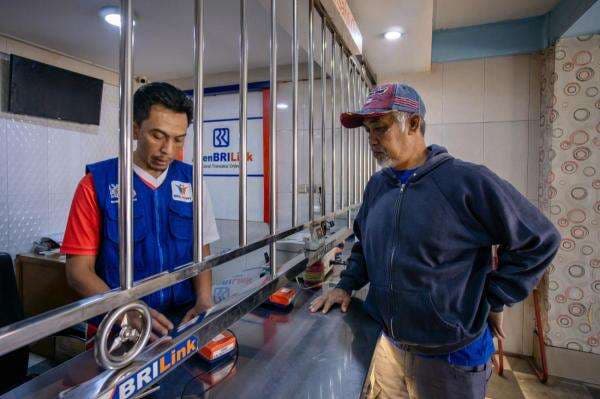 Agen BRILink Sumbang Pendapatan Non-Bunga Rp643 Miliar ke BRI hingga Mei 2025 Agen BRILink Sumbang Pendapatan Non-Bunga Rp643 Miliar ke BRI hingga Mei 2025