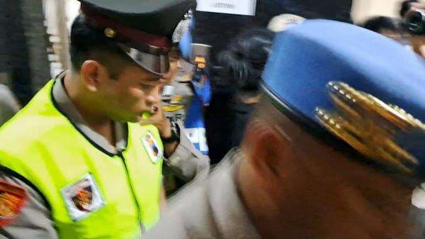 Disidang Etik, Begini Tampang Aipda Robig Zainudin Terduga Penembakan Siswa SMK Semarang Disidang Etik, Begini Tampang Aipda Robig Zainudin Terduga Penembakan Siswa SMK Semarang