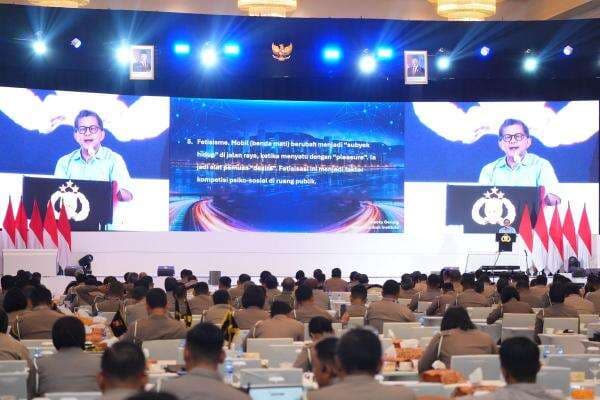 Rocky Gerung Ungkap Pentingnya Upaya Korlantas Polri Tekan Angka Kecelakaan Lalu Lintas Rocky Gerung Ungkap Pentingnya Upaya Korlantas Polri Tekan Angka Kecelakaan Lalu Lintas