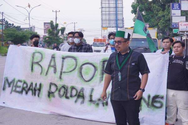 Aksi Damai, Badko HMI Sumbagsel Beri Polda Lampung Rapor Merah Aksi Damai, Badko HMI Sumbagsel Beri Polda Lampung Rapor Merah