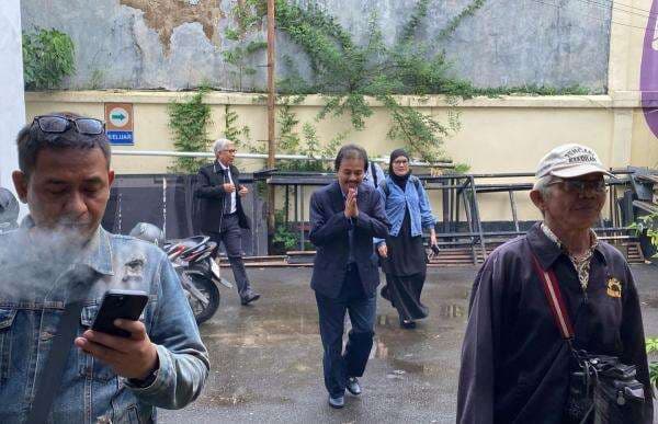 Alasan Roy Suryo Cs Lapor ke Komnas HAM usai Jokowi Bikin Laporan Tudingan Ijazah Palsu Alasan Roy Suryo Cs Lapor ke Komnas HAM usai Jokowi Bikin Laporan Tudingan Ijazah Palsu