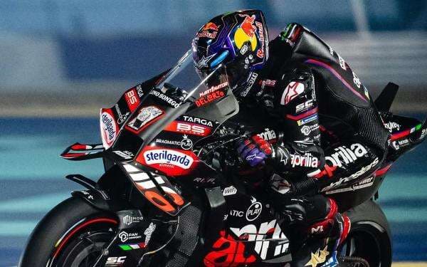 Aleix Espargaro Komentari Sengketa Kontrak Jorge Martin dengan Aprilia Racing: Tidak Mudah Aleix Espargaro Komentari Sengketa Kontrak Jorge Martin dengan Aprilia Racing: Tidak Mudah