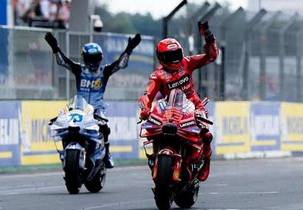 Hasil Sprint Race MotoGP Italia 2025: Marc Marquez Menang, Adik dan Francesco Bagnaia Naik Podium! Hasil Sprint Race MotoGP Italia 2025: Marc Marquez Menang, Adik dan Francesco Bagnaia Naik Podium!