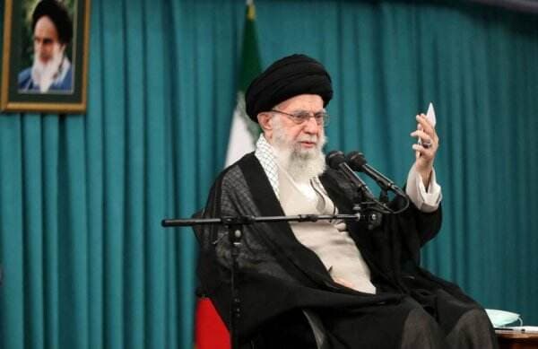 Ali Khamenei, Pemimpin Tertinggi Iran yang Ternyata Keturunan ke 38 Rasulullah