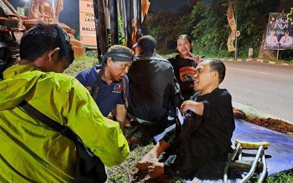 Alif, Relawan Difabel di Posko Mudik Lebaran 2025 Semarang Alif, Relawan Difabel di Posko Mudik Lebaran 2025 Semarang