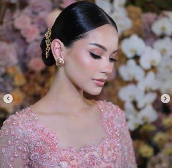 Gaya Make Up Alyssa Daguise di Acara Siraman, Sentuhan Nuansa Merah Muda Gaya Make Up Alyssa Daguise di Acara Siraman, Sentuhan Nuansa Merah Muda
