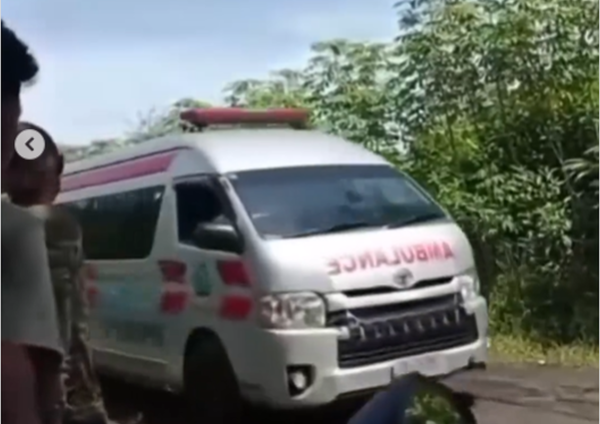 Momen Iring-Iringan Ambulans Evakuasi Korban Tewas Peledakan Amunisi di Garut Momen Iring-Iringan Ambulans Evakuasi Korban Tewas Peledakan Amunisi di Garut