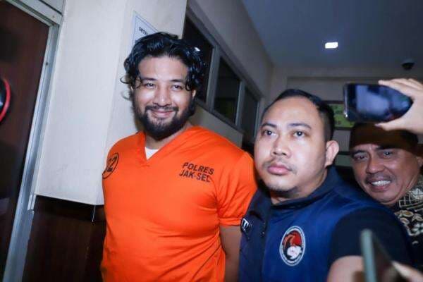 Ammar Zoni Siap Hirup Udara Bebas? Ini Penjelasan Kuasa Hukumnya Ammar Zoni Siap Hirup Udara Bebas? Ini Penjelasan Kuasa Hukumnya