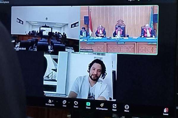 Reaksi Ammar Zoni usai Divonis Hakim 3 Tahun Penjara atas Kasus Narkoba Reaksi Ammar Zoni usai Divonis Hakim 3 Tahun Penjara atas Kasus Narkoba